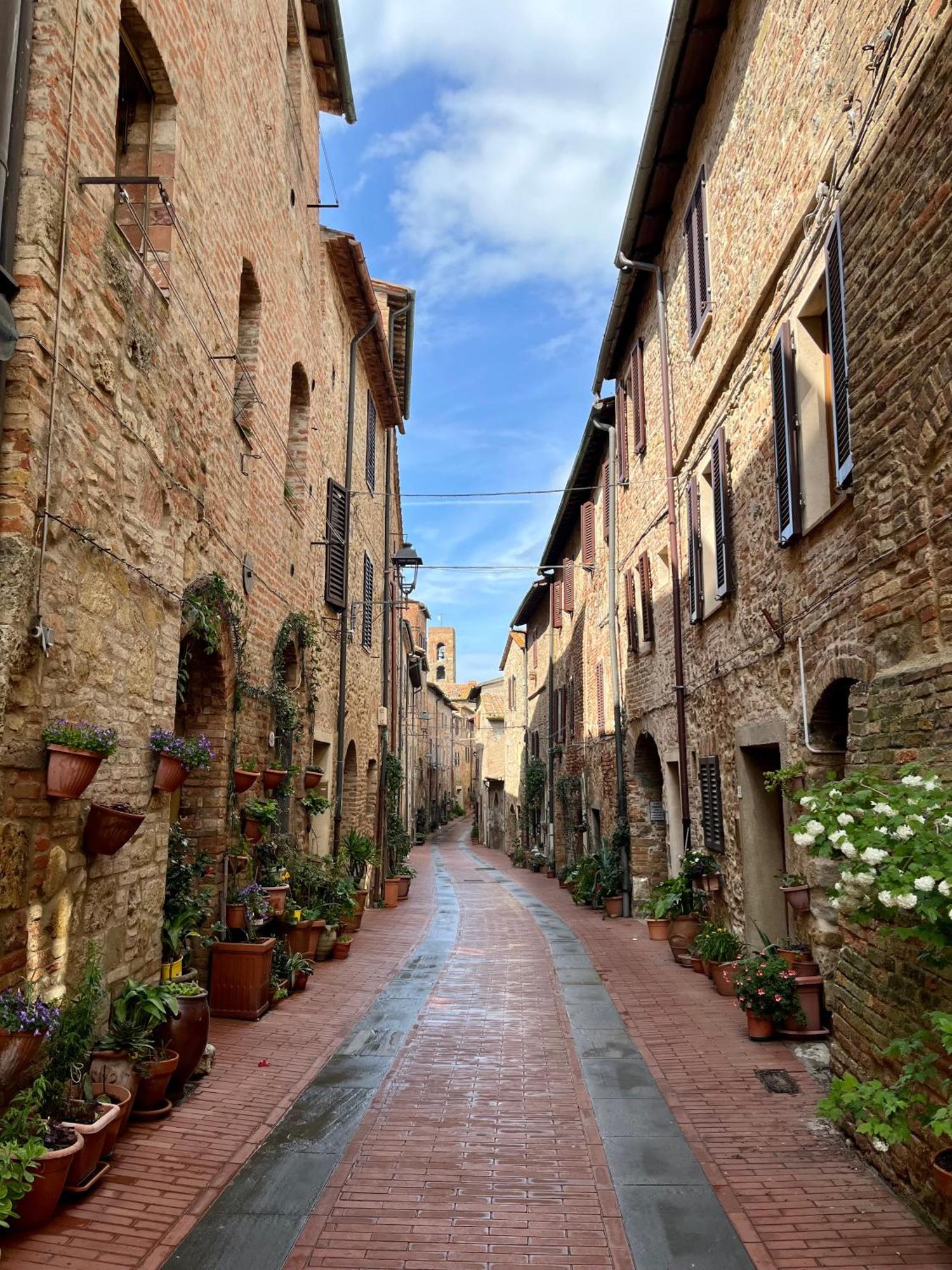 Appartamento Mirella In Centro Storico Casole d'Elsa Exterior photo